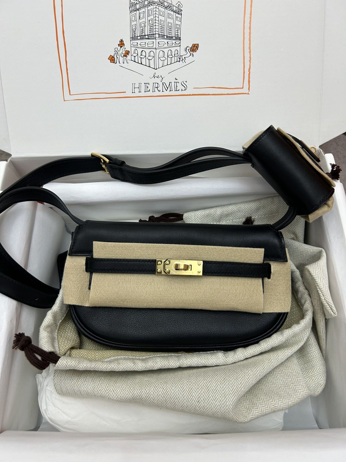 Hermes Kelly Moove Shoulder Bag In Black Swift Leather